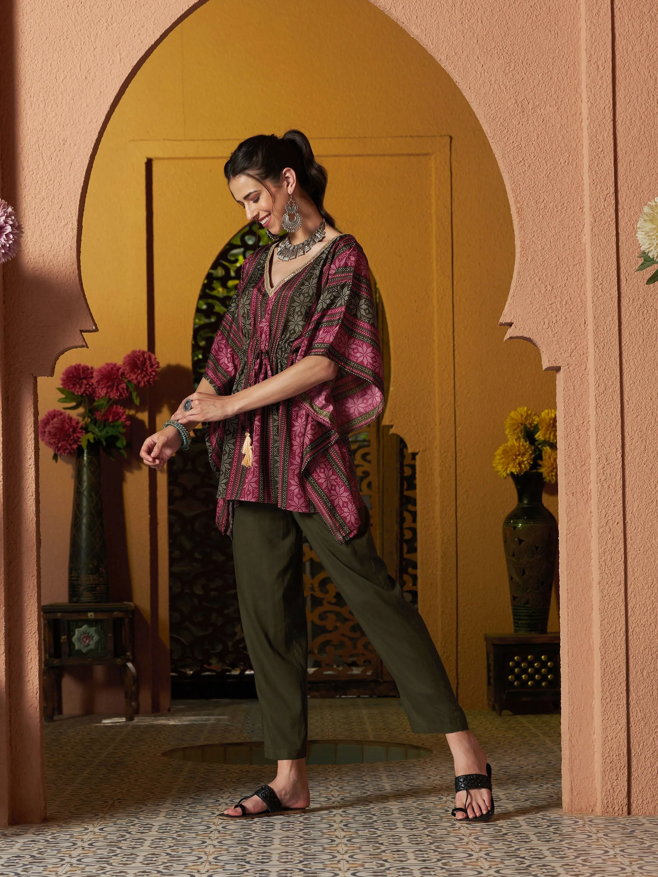 Women Maroon Geometric Floral Short Kaftan With Pants
