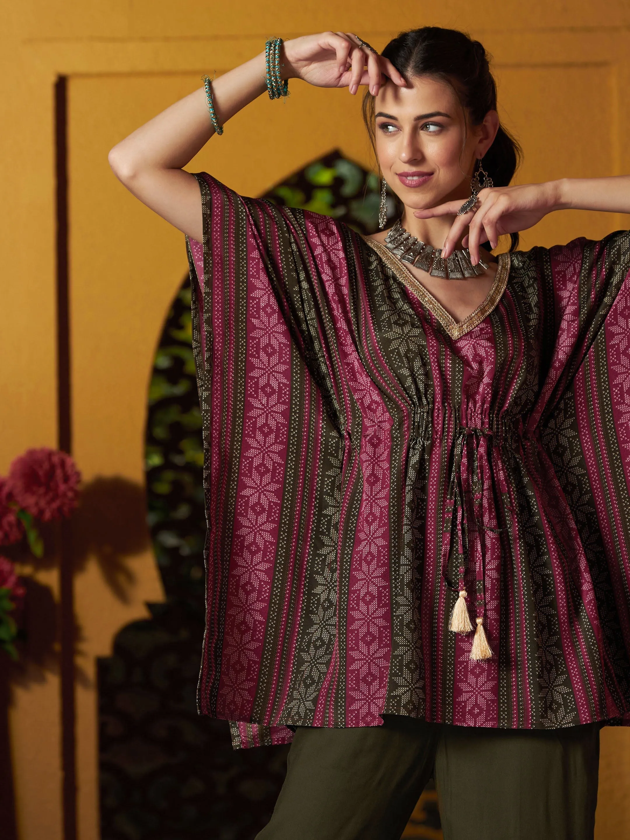 Women Maroon Geometric Floral Short Kaftan With Pants